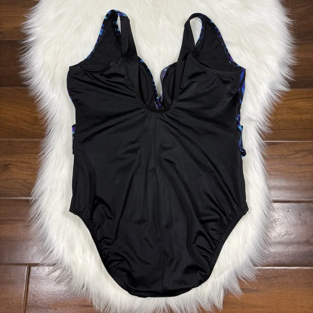Longitude‎ Women's Size 8 Painted Safari Belted Surplice One Piece Swimsuit